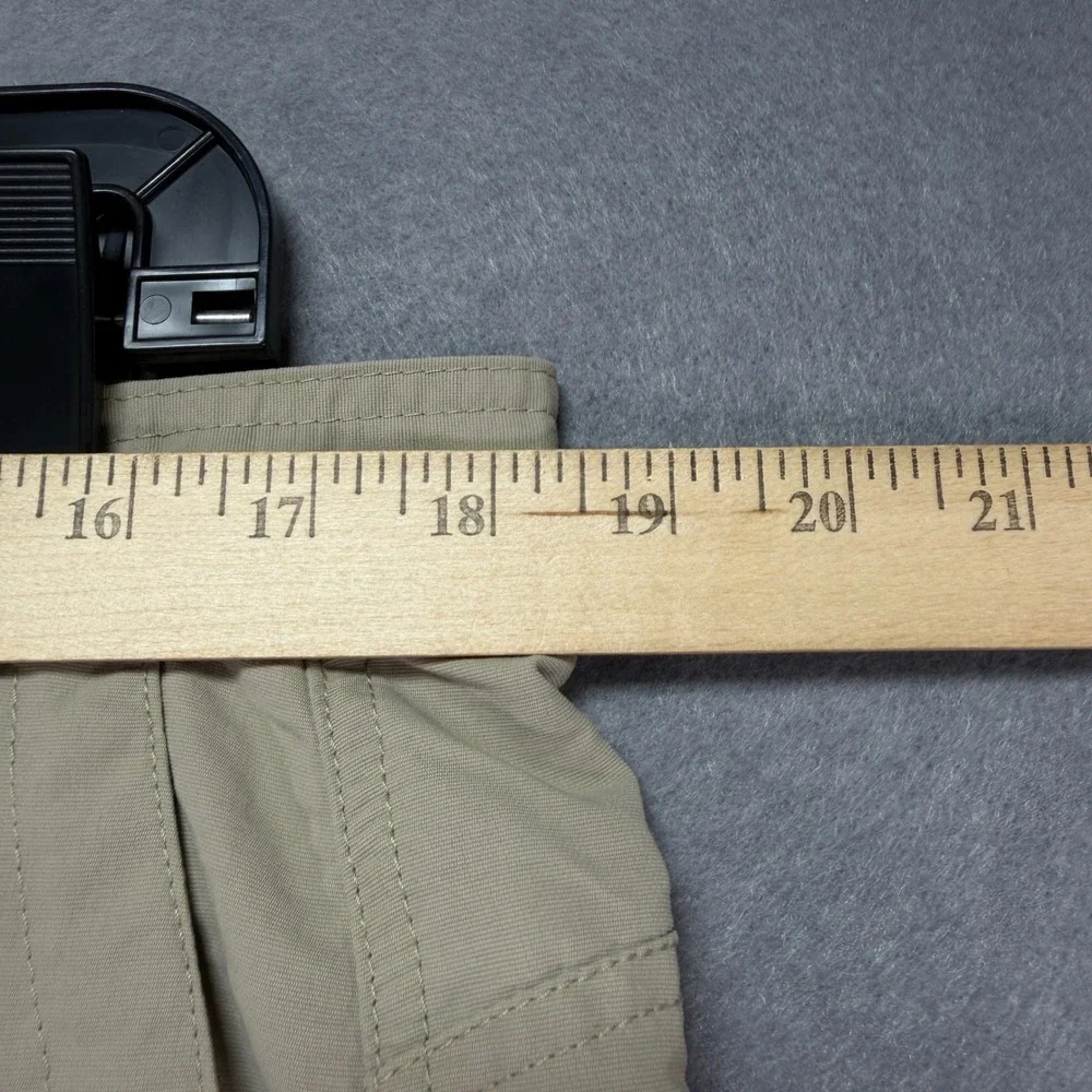 The North Face Men Horizon Khaki Tan Nylon Hiking Cargo Shorts Size 38 Inseam 10